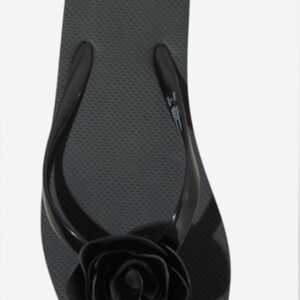 Shade & Shore Black Floral Sandals